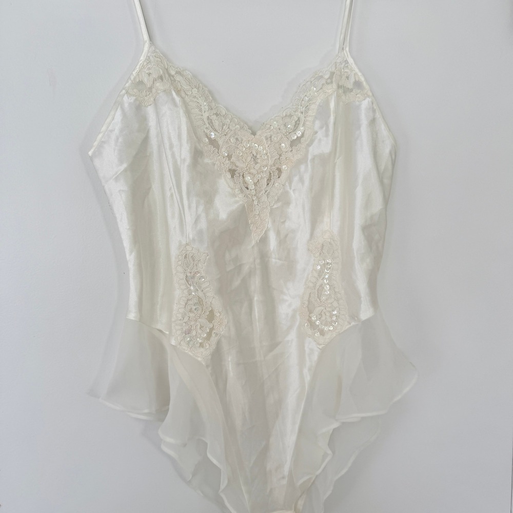 Victoria's Secret Vintage Ivory Satin Lace Sequin Ruffle Bodysuit Lingerie Large - Picture 4 of 11
